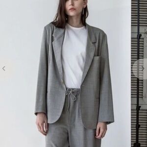 6397 Elegant Women's Gray Blazer